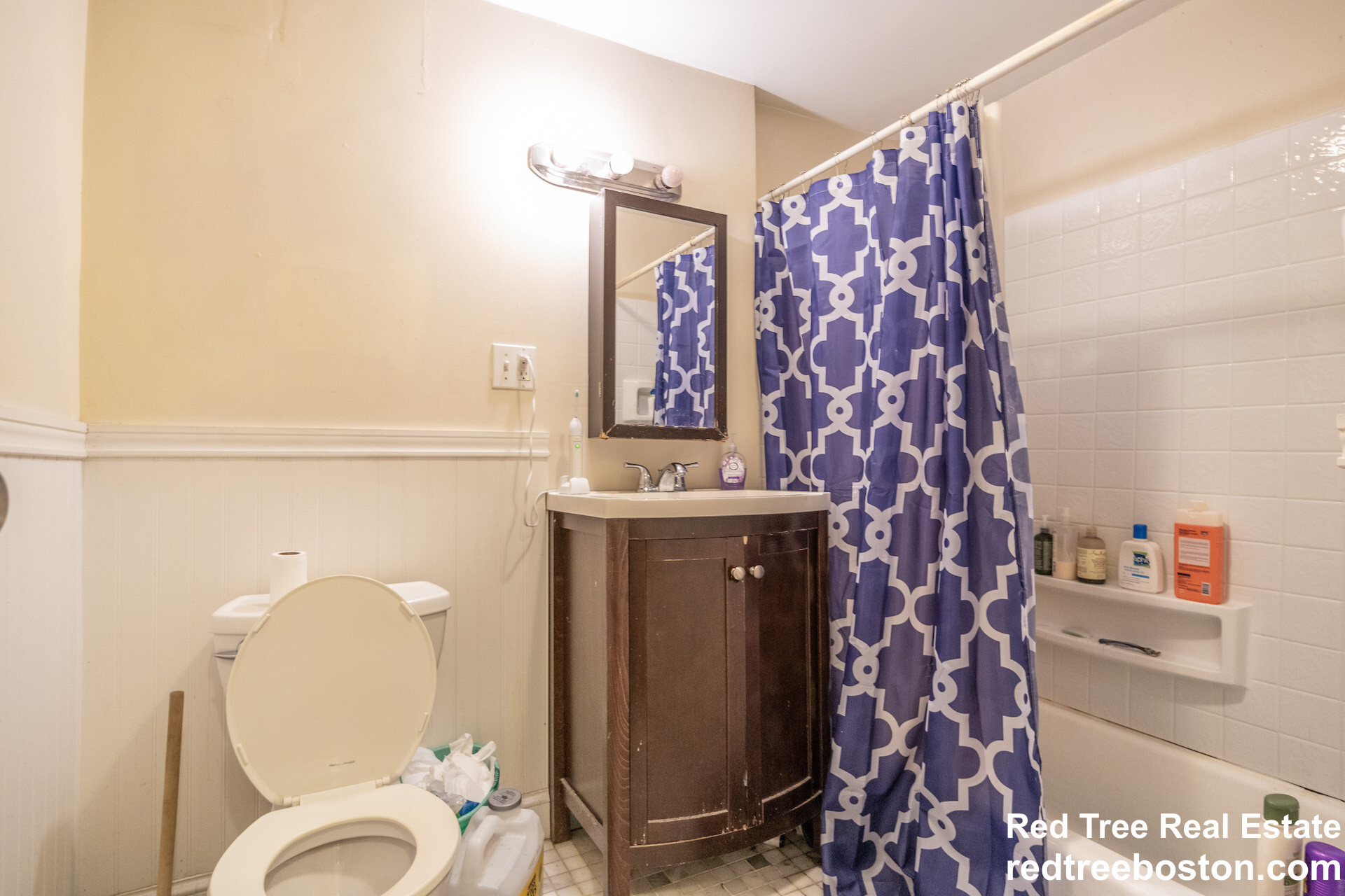 Building Photo - 28 Monmouth St