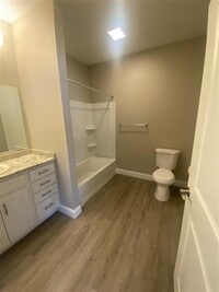 Building Photo - Greens on Dodge