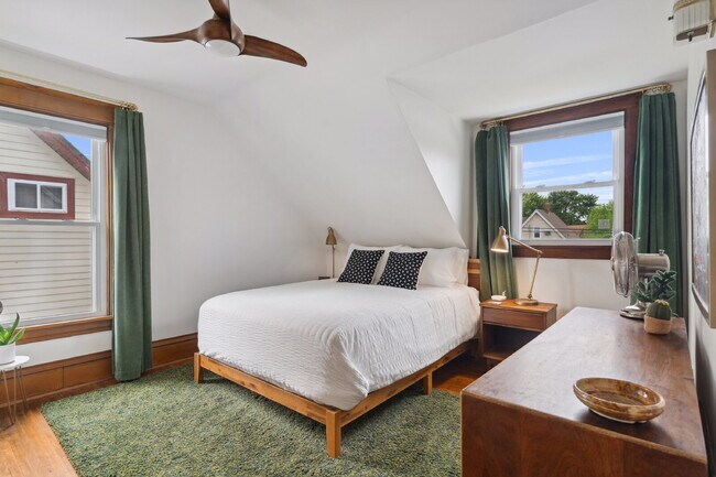 Building Photo - 3932 Garfield Ave