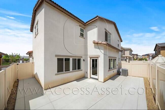 Building Photo - 41278 Winterberry St