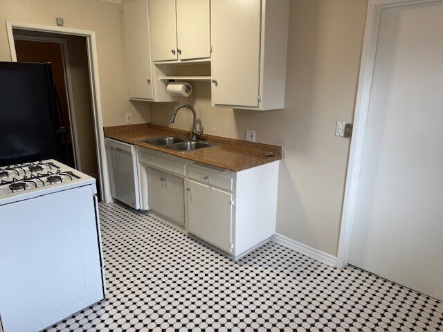 Kitchen - 314 N Kenwood St