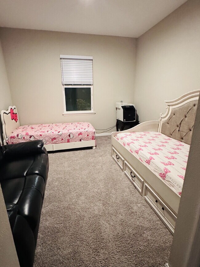 Building Photo - Welcome to your dream home in the highly d...