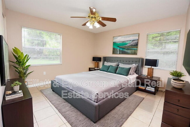 Building Photo - 774 Zella Ln