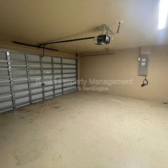 Building Photo - 1710 SW 10th Pl
