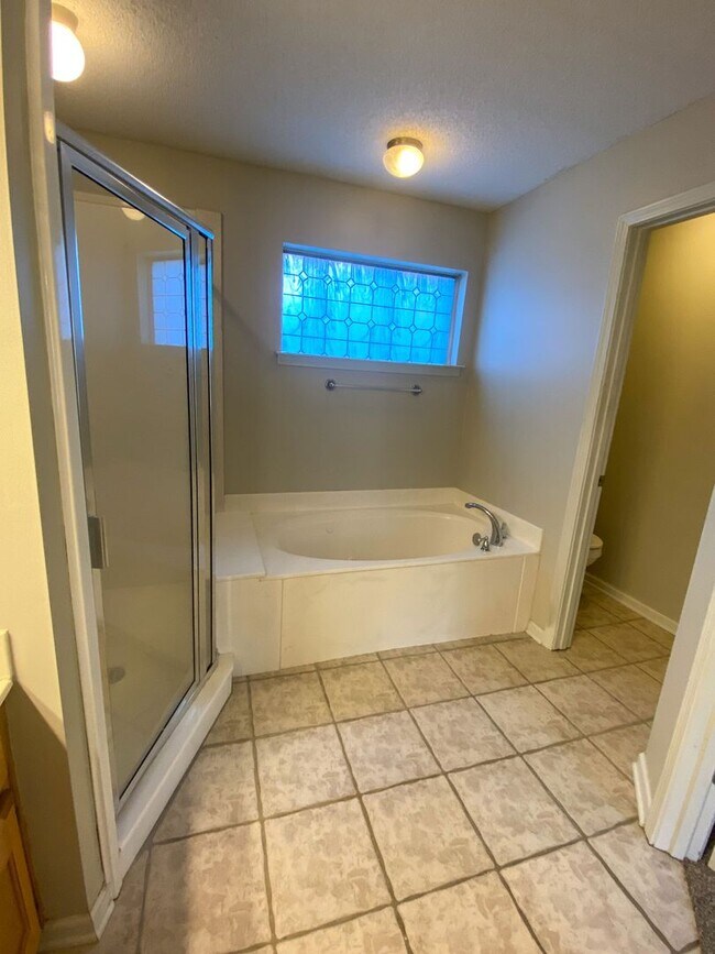 Building Photo - 3 bed, 2.5 bath house in Olive Branch near...