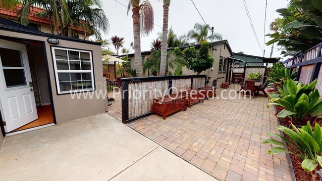 Building Photo - 4766 Bermuda Ave