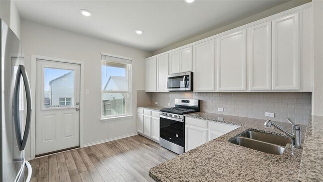 Building Photo - 139 Madrono Dr