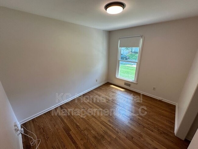 Building Photo - 8216 W 97th St