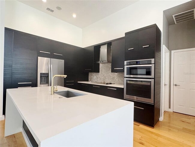 Building Photo - 824 Palm Cove Dr