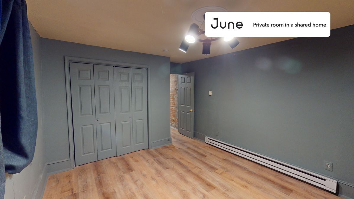 Building Photo - Room in Shared 5 bed/2 bath home in Columbia Heights