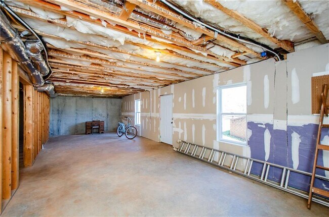 Building Photo - 3950 Chattahoochee Rd