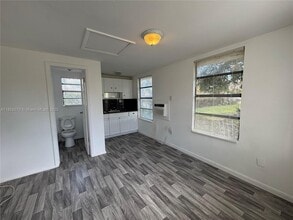 Building Photo - 2549 NE 190th St