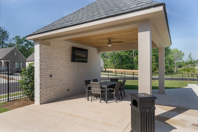 Building Photo - 820 Stonebrook Ln