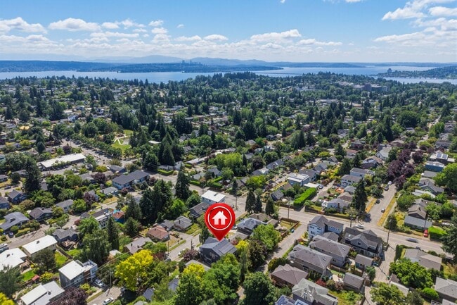 Building Photo - Remarkable Craftsman-4BR