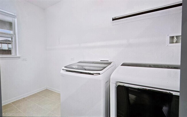 Building Photo - 2456 Capestrano Cir