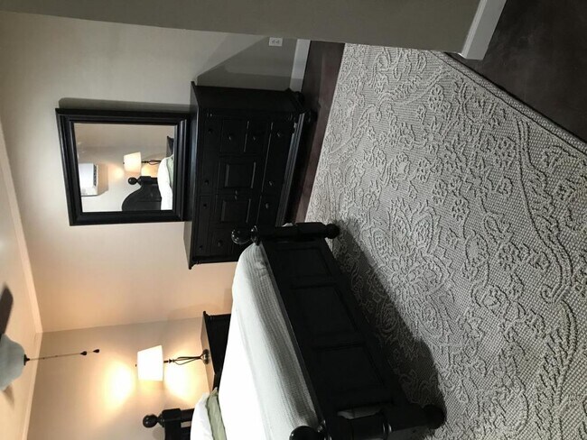 Building Photo - 14839 Seven L Trail, Unit B