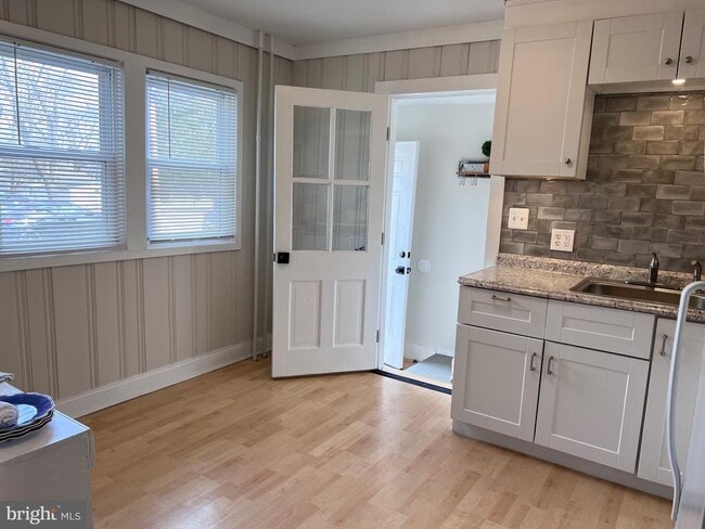 Building Photo - 629 White Horse Ave