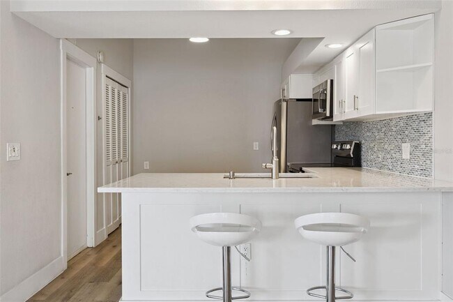 Building Photo - 7301 Spring Villas Cir