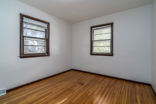 Building Photo - Beautiful Single Family Home