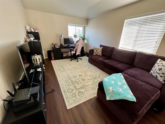 Building Photo - 8629 White Ibis Dr
