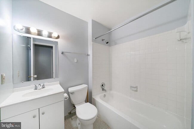 Building Photo - 7767 Hiawatha Ln