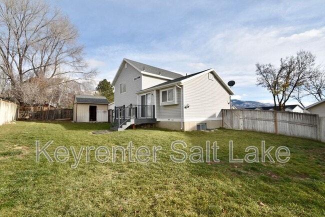 Building Photo - 3061 N 1300 E