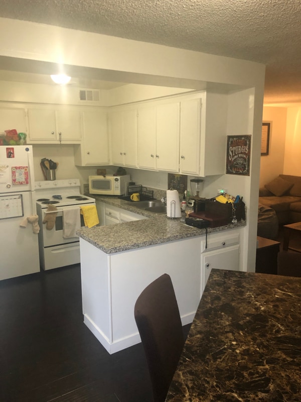 Building Photo - 20880 Ventura Blvd