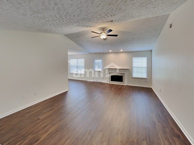 Building Photo - 1856 Portview Dr