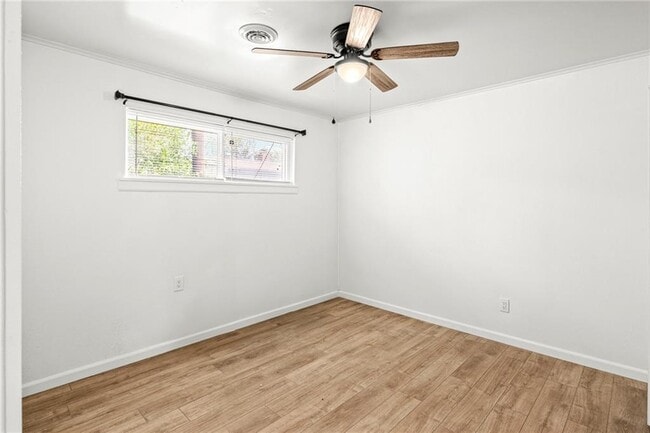 Building Photo - 1711 W Olrich St