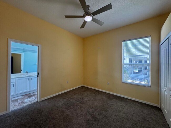 Building Photo - 39 Woodhollow Ln