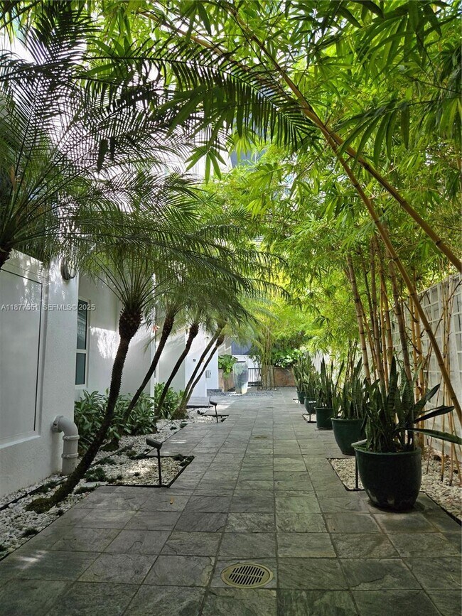 Building Photo - 234 NE 3rd St