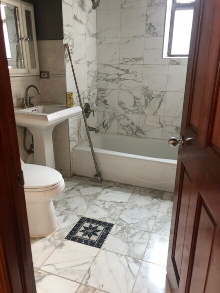 Bathroom - 1439 W 17th St