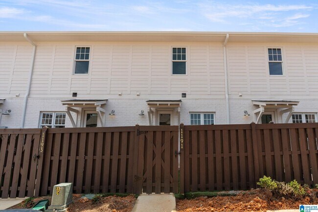 Building Photo - 1191 Windsor Sq