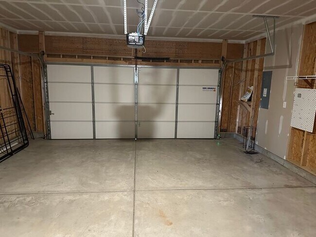 Building Photo - 113 Hunter's Rdg Dr