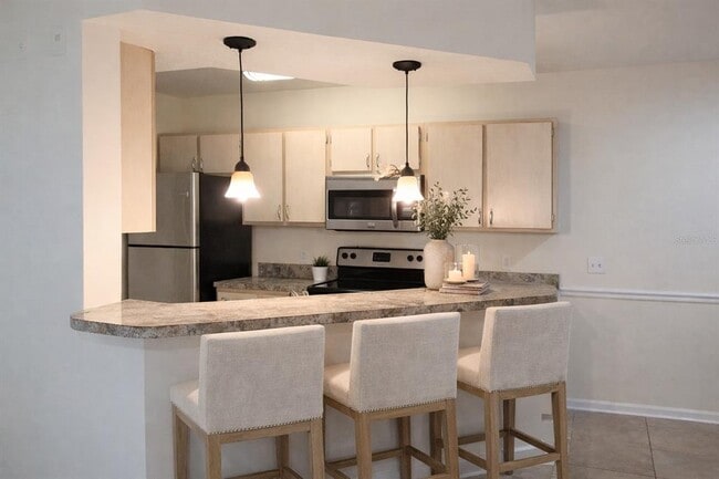 Building Photo - 713 Crest Pines Dr