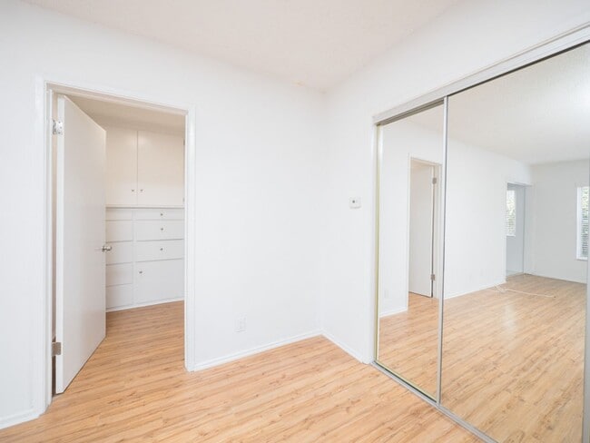 Interior Photo - 351 S. Manhattan Pl