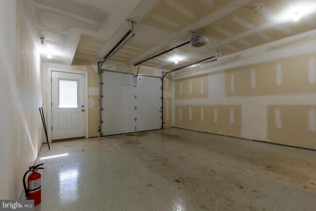 Building Photo - 153 Levering St