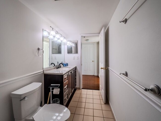 Building Photo - 2870 Pharr Ct S Northwest