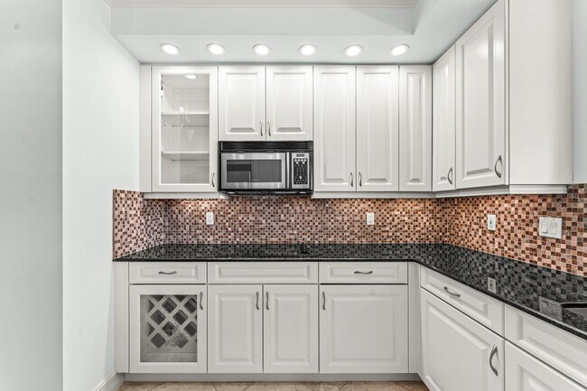 Building Photo - 550 SE Mizner Blvd