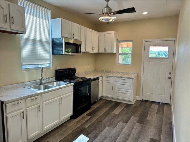 Building Photo - 8201 Church Dr