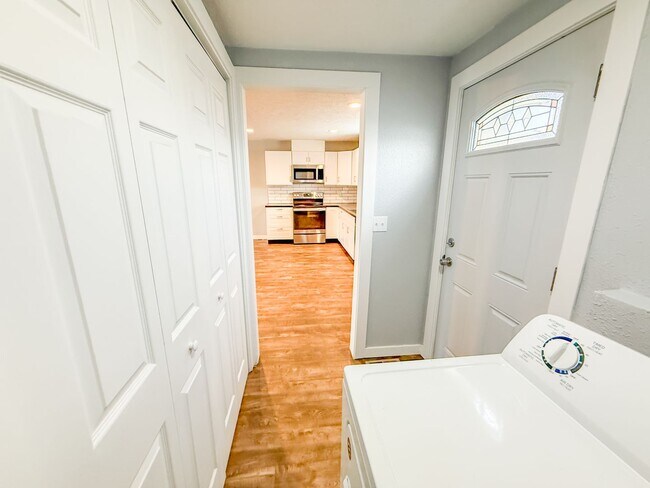 Building Photo - Cozy Single-Family Home with large yard in Caldwell