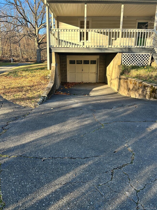 Building Photo - 853 Little Britain Rd