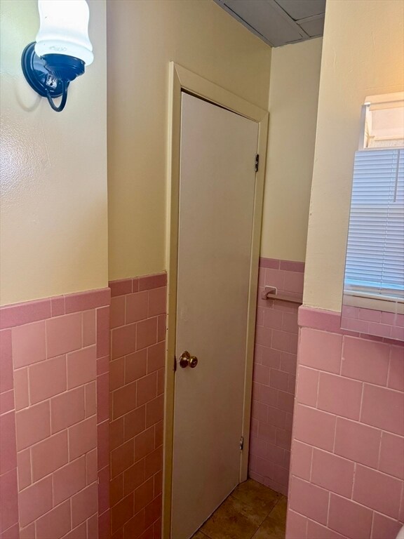 Building Photo - 148 Maxfield St