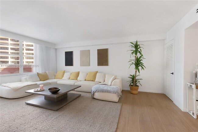 Building Photo - 5161 Collins Ave