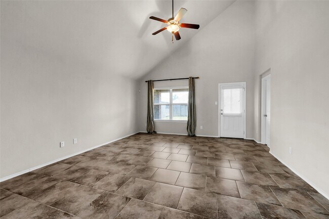 Building Photo - 23723 Giardini Dr