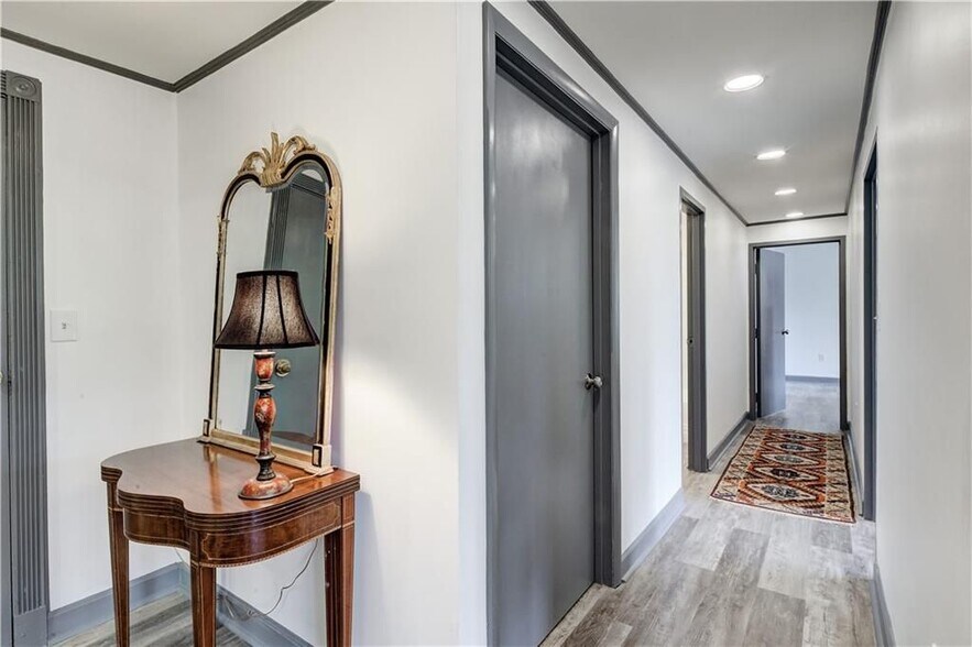 Building Photo - 2637 Peachtree Rd