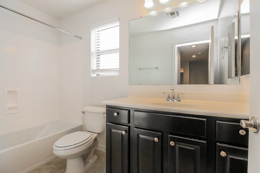 Building Photo - 4165 E Thunderheart Trail