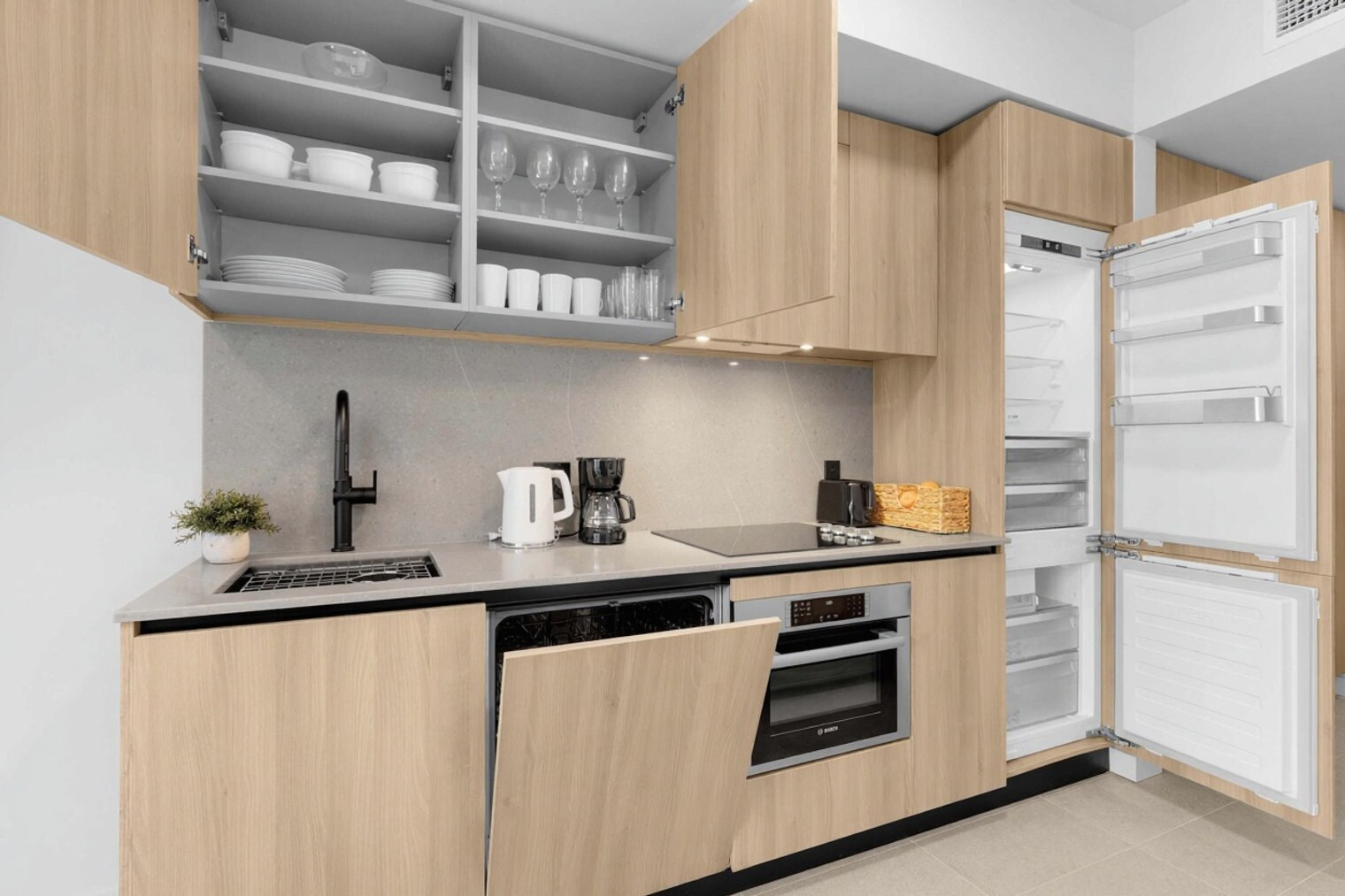 Building Photo - 501 NE 1st Ave