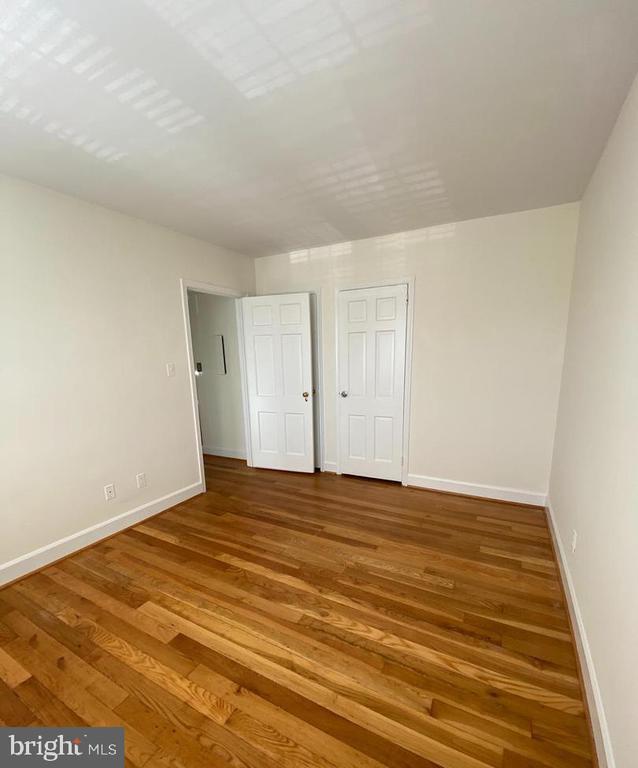 Building Photo - 1109 N Pitt St