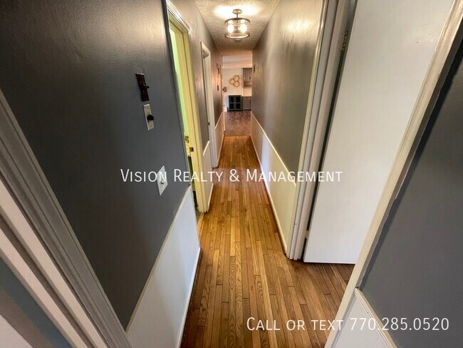 Building Photo - 117 Bascomb Dr